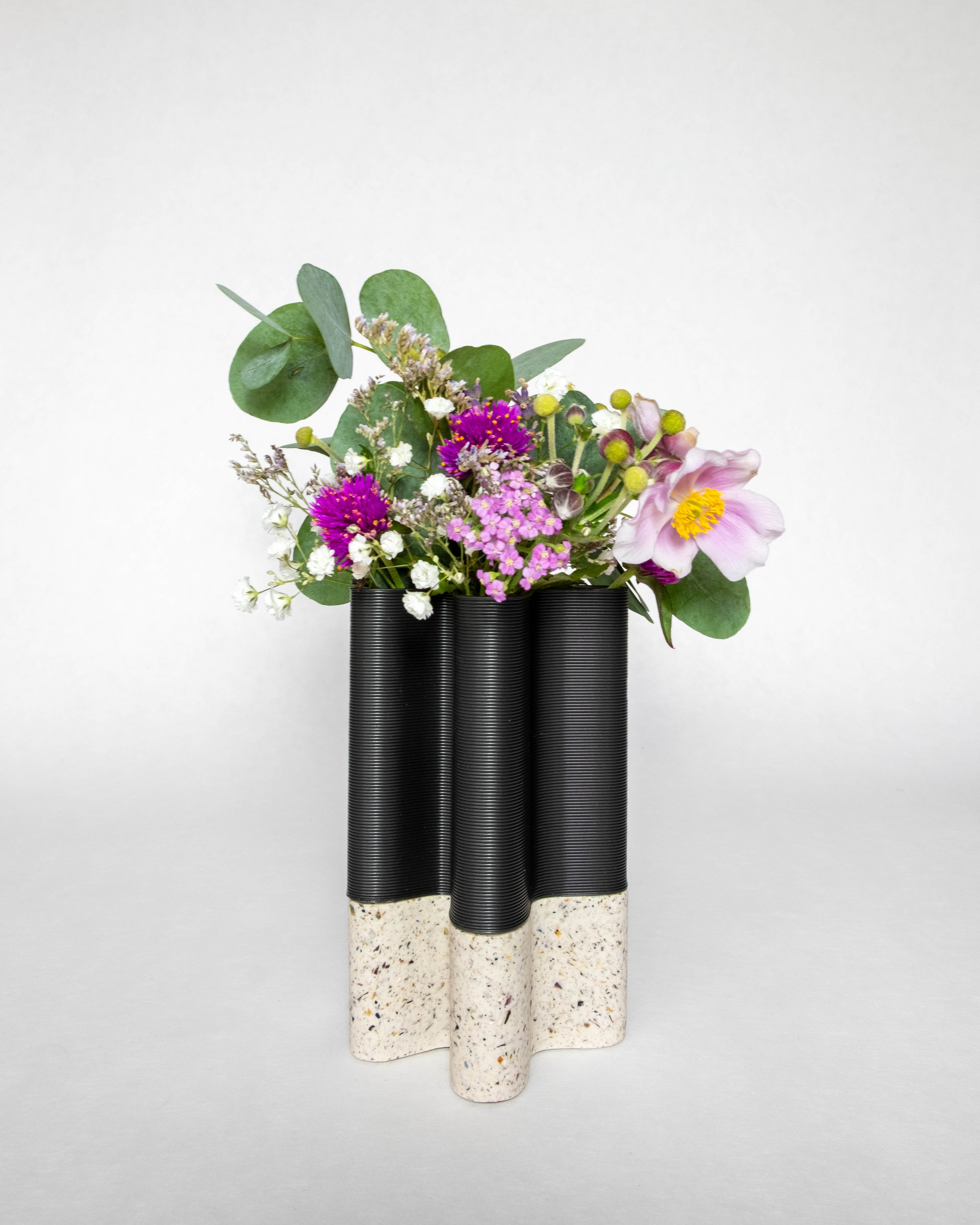 Vase Junya M